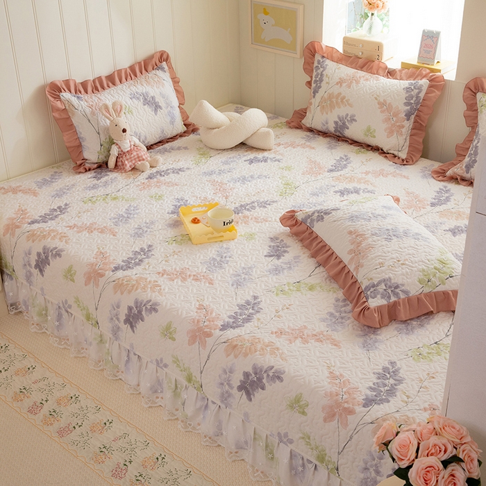 91家纺网 家纺一手货源 找家纺 美达家纺 2026新款A类全棉夹棉蕾丝花边榻榻米床垫大炕盖 栖川-紫