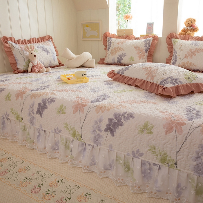 91家纺网 家纺一手货源 找家纺 美达家纺 2026新款A类全棉夹棉蕾丝花边榻榻米床垫大炕盖 栖川-紫