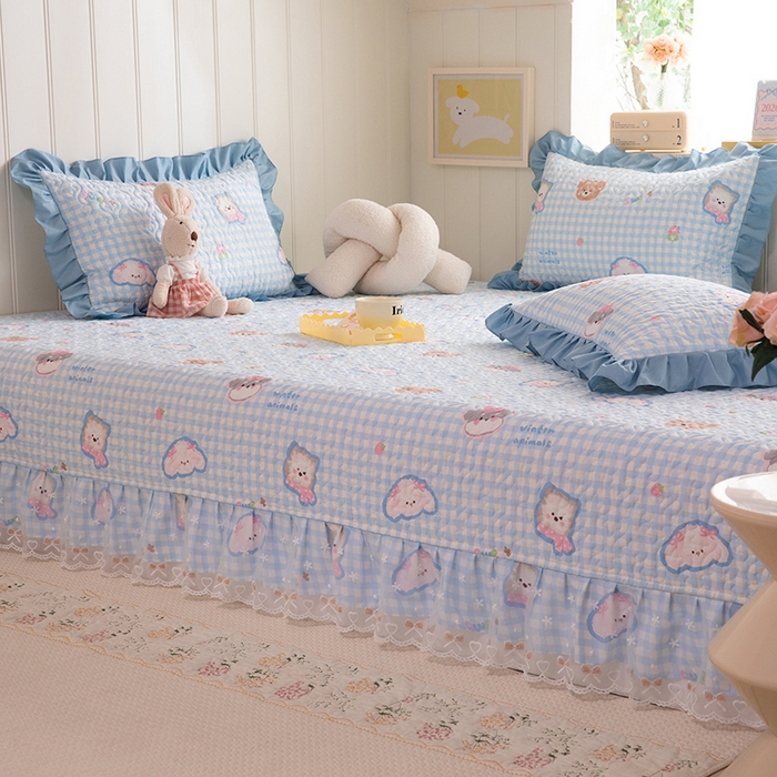 91家纺网 家纺一手货源 找家纺 美达家纺 2026新款A类全棉夹棉蕾丝花边榻榻米床垫大炕盖 甜蜜小狗