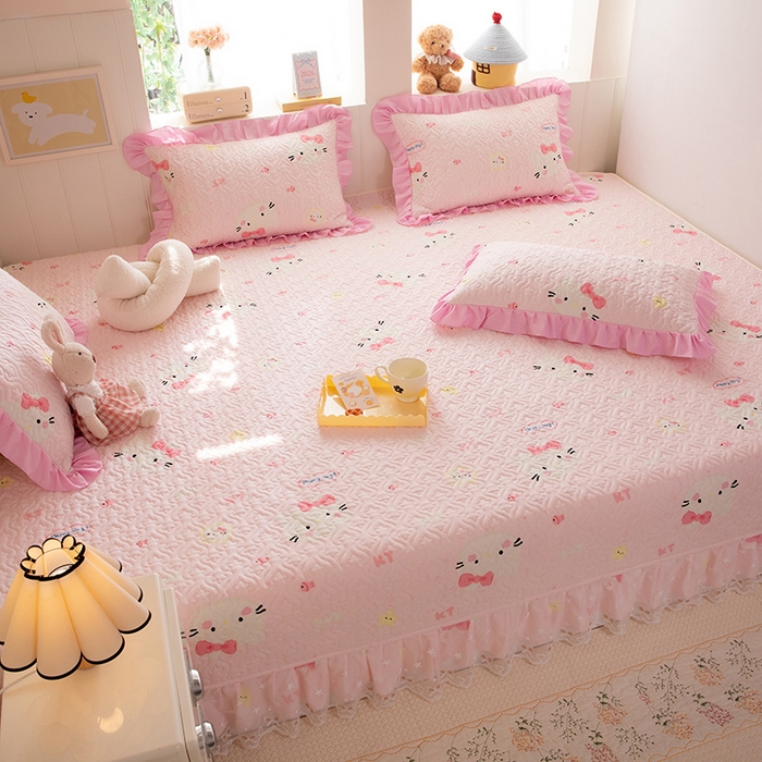 91家纺网 家纺一手货源 找家纺 美达家纺 2026新款A类全棉夹棉蕾丝花边榻榻米床垫大炕盖 甜心猫咪