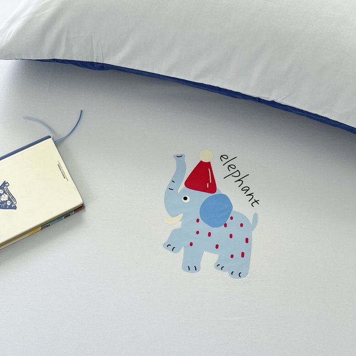 91家纺网 家纺一手货源 找家纺 泽西家纺+V17798841158发大图 2026新品13376加密全棉卡通床笠三件套纯棉单床笠 福小象-晴空蓝