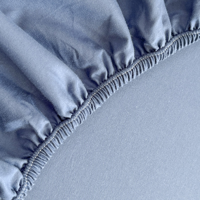 91家纺网 家纺一手货源 找家纺 泽西家纺+V17798841158发大图 2026新品13376加密全棉卡通床笠三件套纯棉单床笠 福小象-牛仔蓝