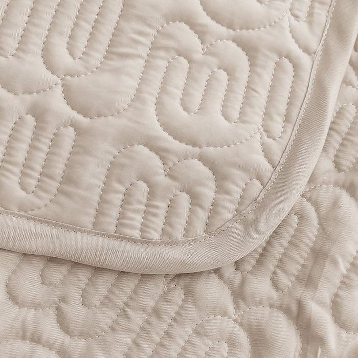 91家纺网 家纺一手货源 找家纺 恩和家纺 2026新款锦氨凉感丝夹棉床盖 冰美式凉感床盖 卡其