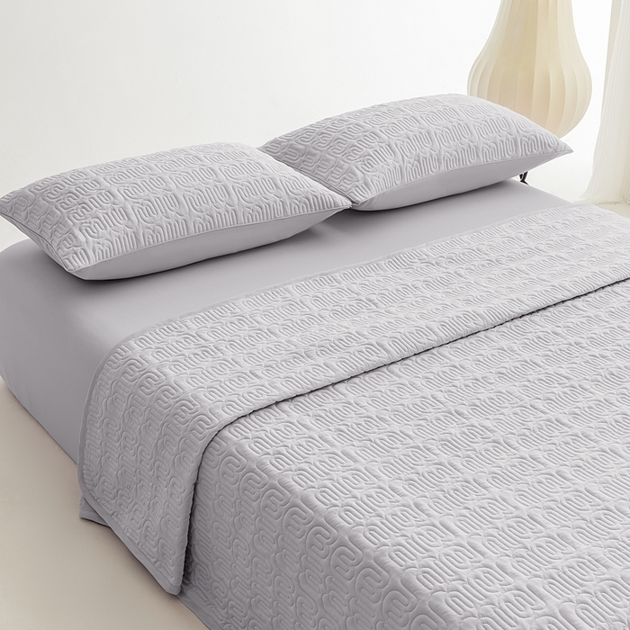 91家纺网 家纺一手货源 找家纺 恩和家纺 2026新款锦氨凉感丝夹棉床盖 冰美式凉感床盖 芦花灰