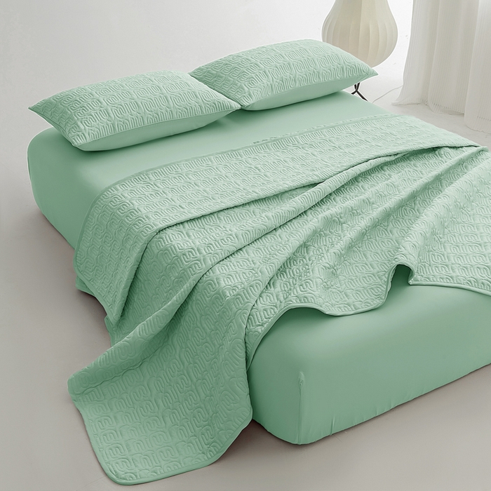 91家纺网 家纺一手货源 找家纺 恩和家纺 2026新款锦氨凉感丝夹棉床盖 冰美式凉感床盖 浅浅绿