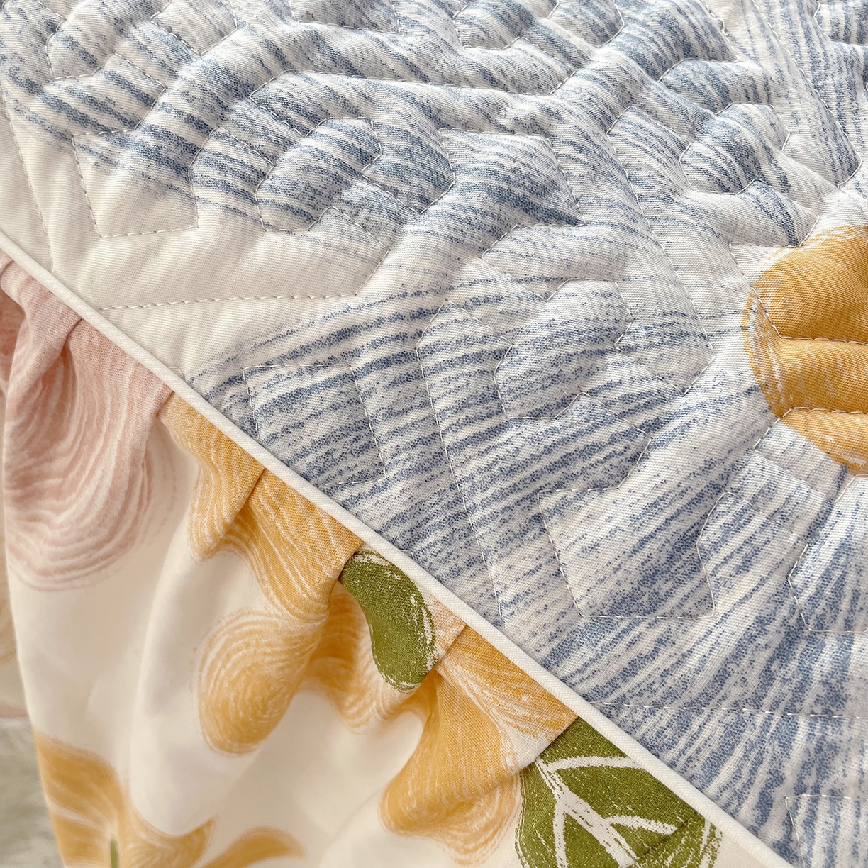 91家纺网 家纺一手货源 找家纺 （总）忘忧草 2026新款13372全棉夹棉款床笠式床裙