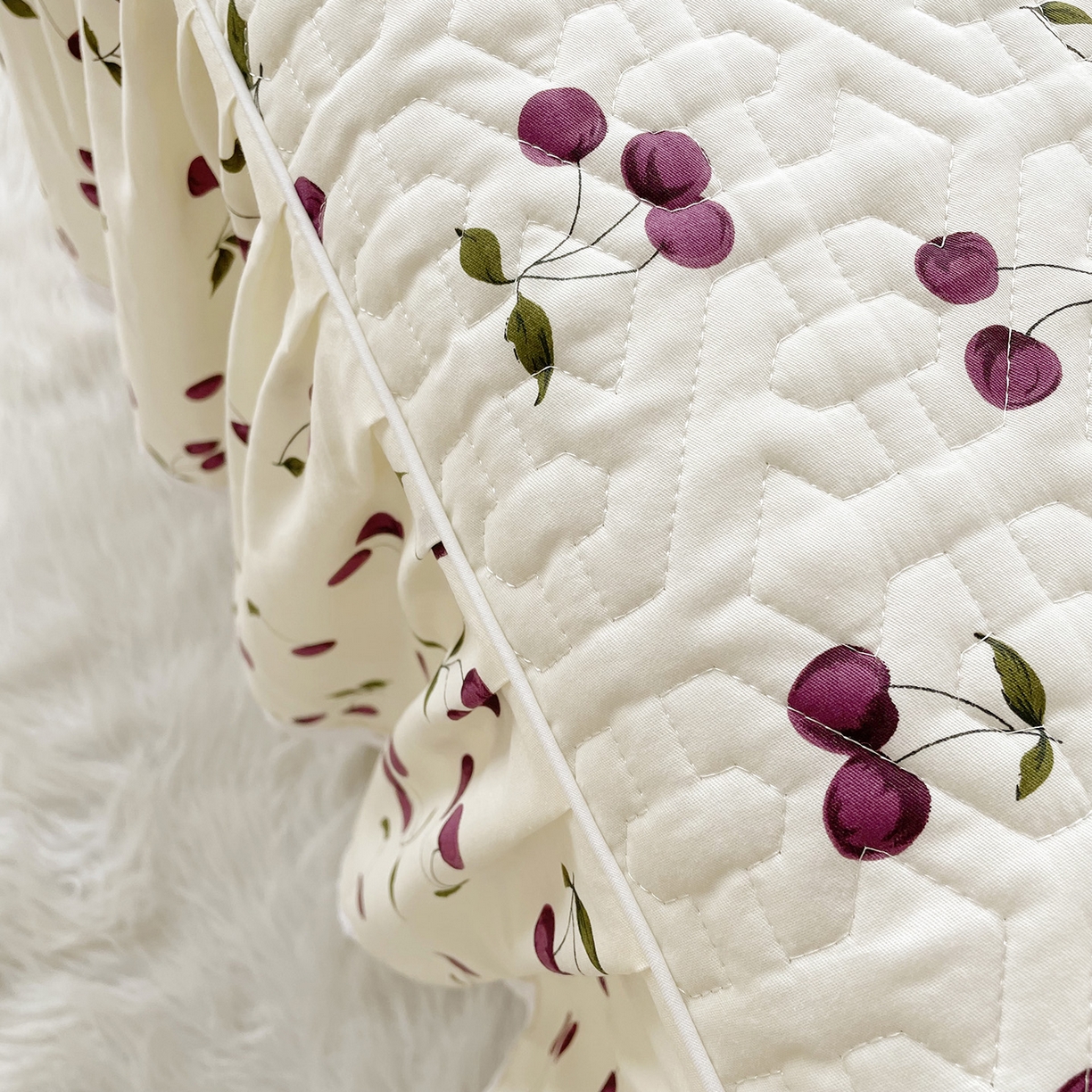 91家纺网 家纺一手货源 找家纺 忘忧草 2026新款13372全棉夹棉款床笠式床裙 2樱桃季 紫