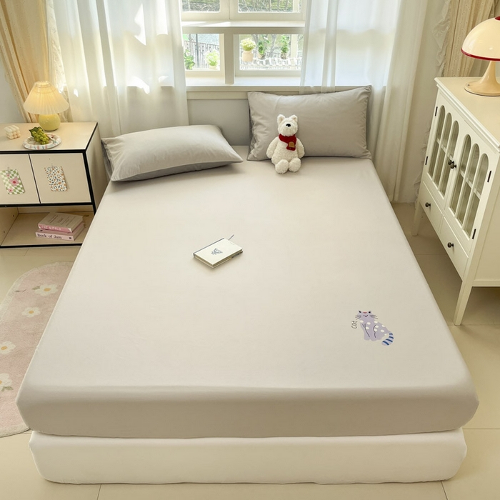 泽西家纺+V17798841158发大图 2026新品13376加密全棉卡通床笠三件套纯棉单床笠 幸运猫-浅米灰