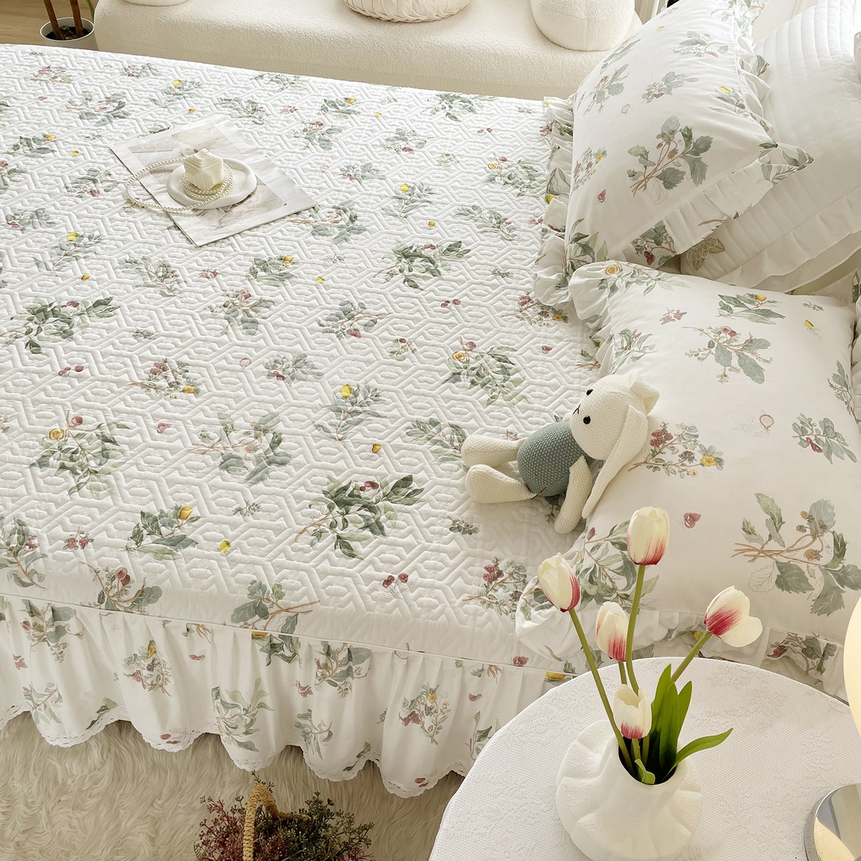 91家纺网 家纺一手货源 找家纺 忘忧草 2026新款13372全棉夹棉款床笠式床裙 4南枝