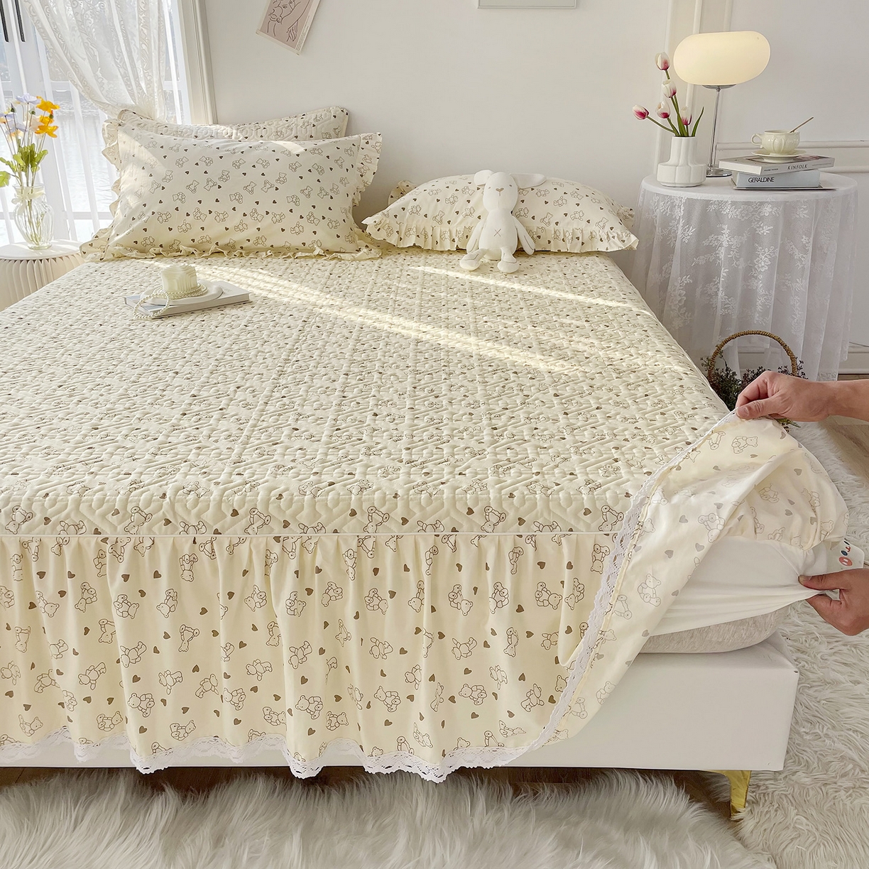 91家纺网 家纺一手货源 找家纺 忘忧草 2026新款13372全棉夹棉款床笠式床裙 6贝贝熊