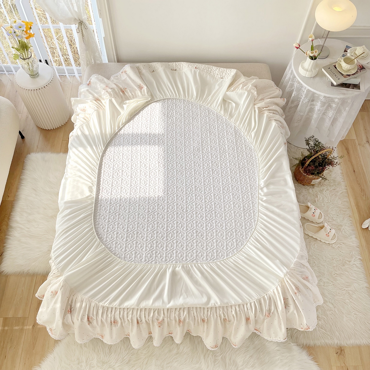 91家纺网 家纺一手货源 找家纺 忘忧草 2026新款13372全棉夹棉款床笠式床裙 7花簇-米