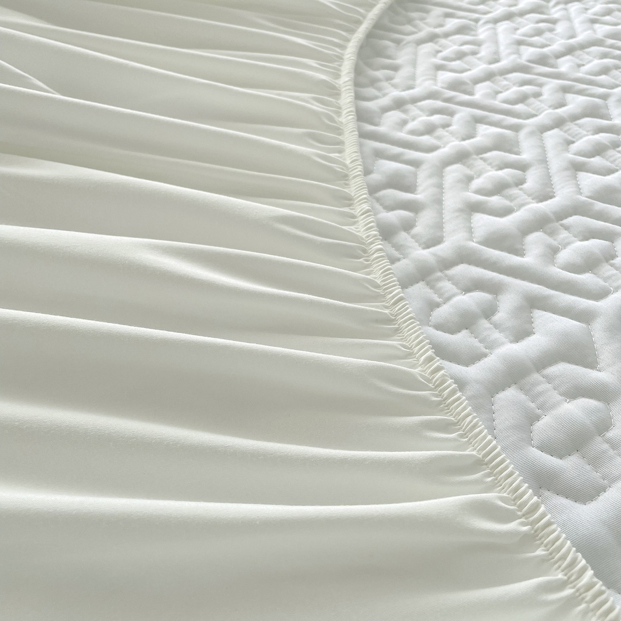 91家纺网 家纺一手货源 找家纺 忘忧草 2026新款13372全棉夹棉款床笠式床裙 9少女心