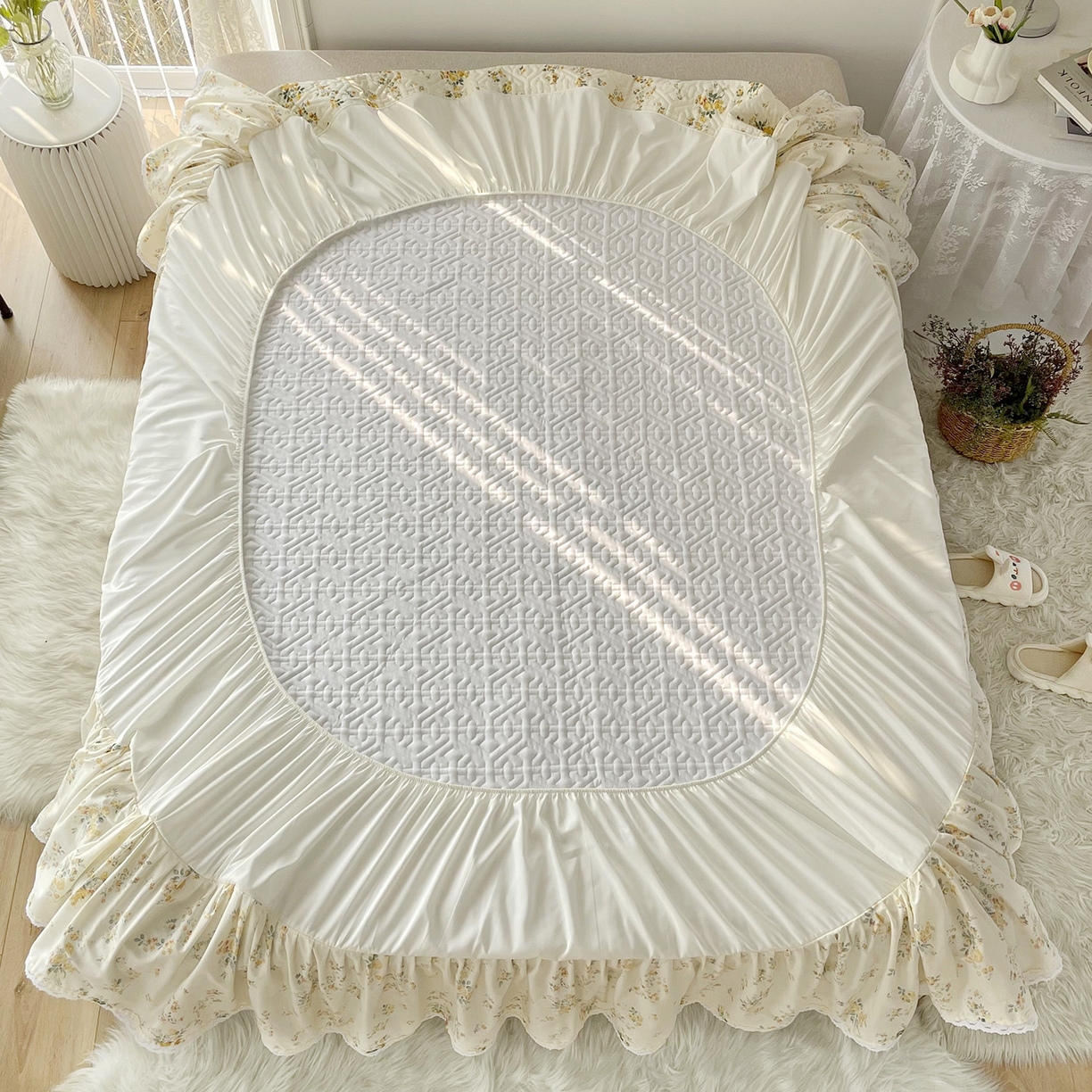 91家纺网 家纺一手货源 找家纺 忘忧草 2026新款13372全棉夹棉款床笠式床裙 10温迪