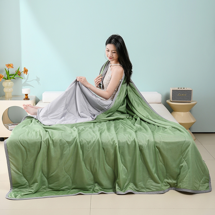 91家纺网 家纺一手货源 找家纺 预言家纺 2026新款深睡双感双重凉感丝夏凉被被子被芯 海洋果绿