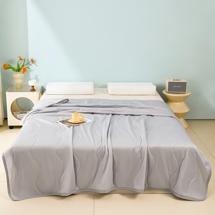 91家纺网 家纺一手货源 找家纺 预言家纺 2026新款深睡双感双重凉感丝夏凉被被子被芯 海洋灰