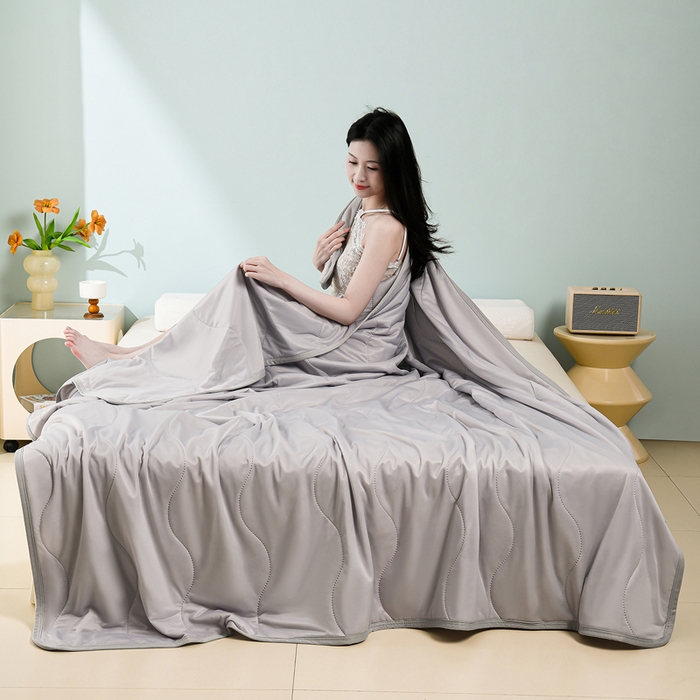 91家纺网 家纺一手货源 找家纺 预言家纺 2026新款深睡双感双重凉感丝夏凉被被子被芯 海洋灰