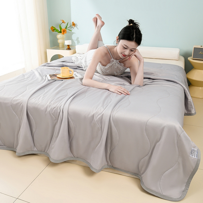 91家纺网 家纺一手货源 找家纺 预言家纺 2026新款深睡双感双重凉感丝夏凉被被子被芯 海洋灰