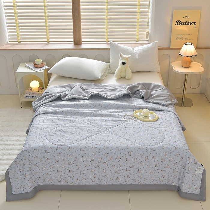 91家纺网 家纺一手货源 找家纺 预言家纺 2026新款云朵棉印花夏被空调被被子被芯夏凉被 蜜语-灰