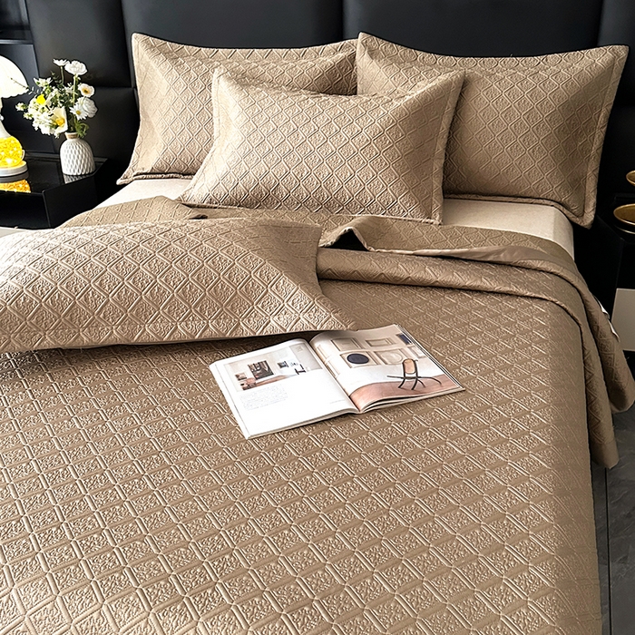 91家纺网 家纺一手货源 找家纺 欧夏家纺 2026新款欧式夏季凉感莱赛尔天丝床盖三件套夹棉床盖床褥直播供货 大象棕