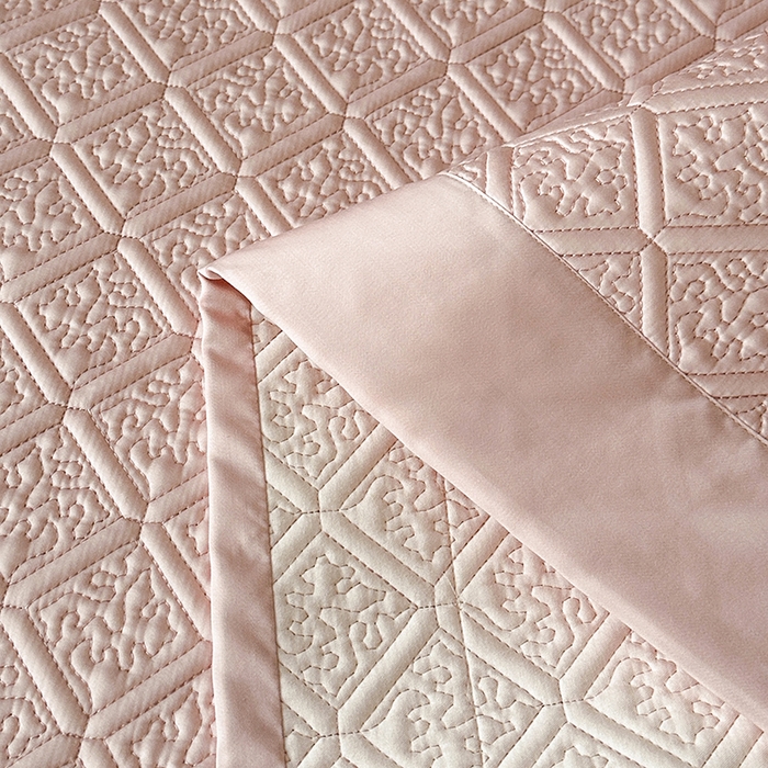 91家纺网 家纺一手货源 找家纺 欧夏家纺 2026新款欧式夏季凉感莱赛尔天丝床盖三件套夹棉床盖床褥直播供货 美玉色