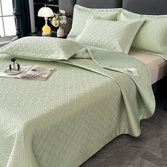 91家纺网 家纺一手货源 找家纺 欧夏家纺 2026新款欧式夏季凉感莱赛尔天丝床盖三件套夹棉床盖床褥直播供货 牛油果绿