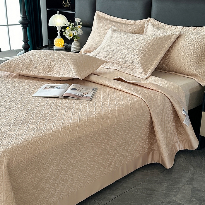 91家纺网 家纺一手货源 找家纺 欧夏家纺 2026新款欧式夏季凉感莱赛尔天丝床盖三件套夹棉床盖床褥直播供货 香槟色