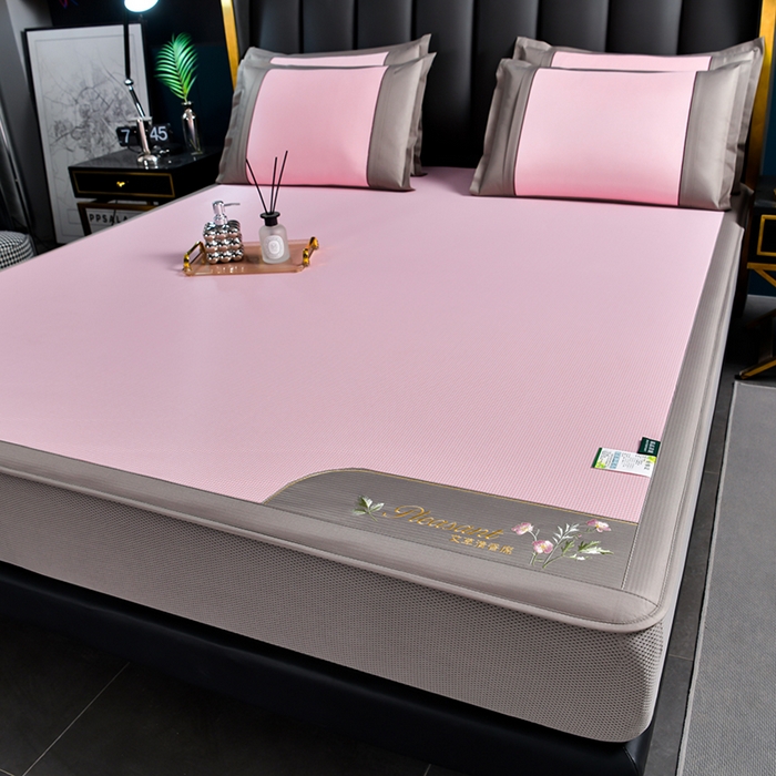 91家纺网 家纺一手货源 找家纺 小牛席业 2026新款艾草清香冰丝席（床笠款）凉席藤席冰藤席冰丝席竹席草席空调席乳胶席豆豆席 艾草清香冰丝席（床笠款）-粉色