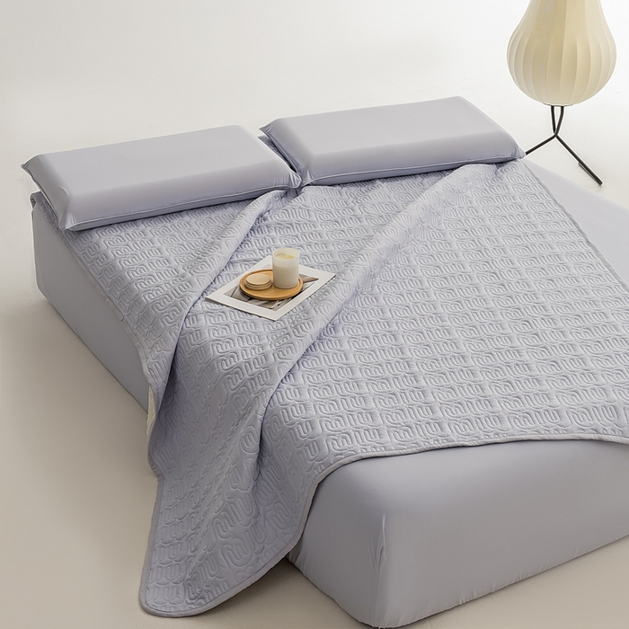 91家纺网 家纺一手货源 找家纺 恩和家纺 2026新款锦氨凉感丝夹棉床护垫 冰美式凉感垫 芦花灰