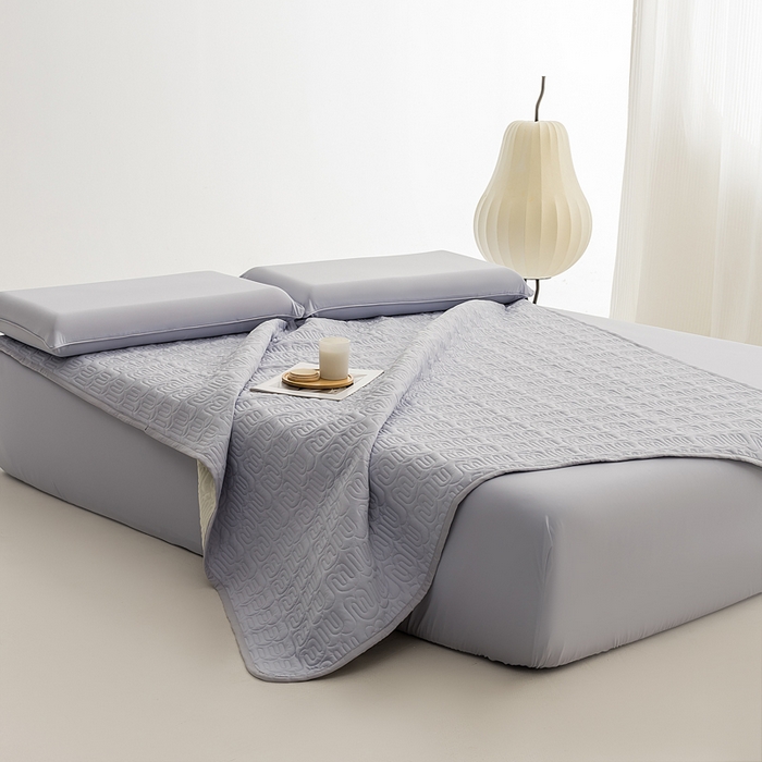 91家纺网 家纺一手货源 找家纺 恩和家纺 2026新款锦氨凉感丝夹棉床护垫 冰美式凉感垫 芦花灰