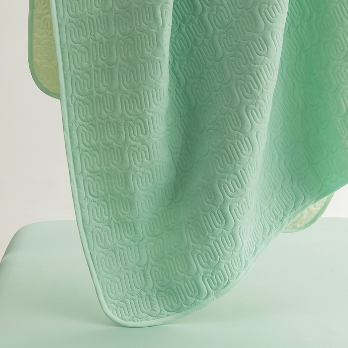 91家纺网 家纺一手货源 找家纺 恩和家纺 2026新款锦氨凉感丝夹棉床护垫 冰美式凉感垫 浅浅绿