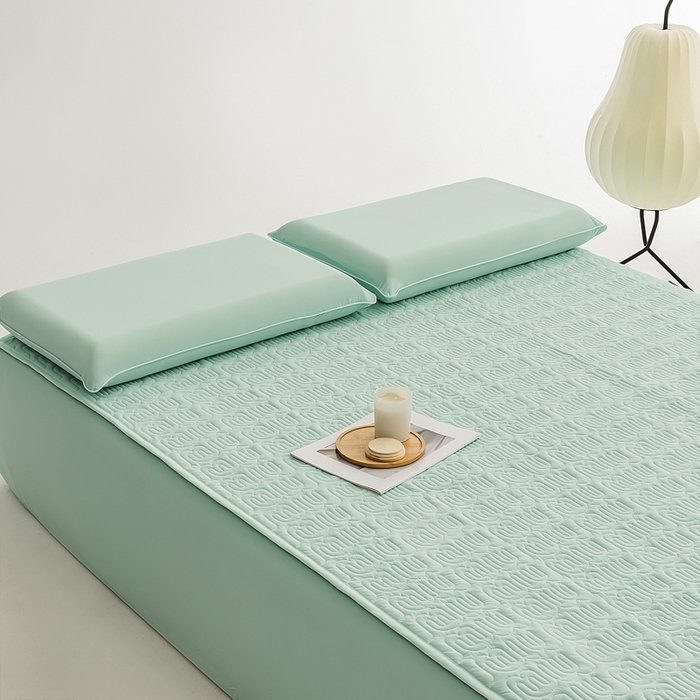 91家纺网 家纺一手货源 找家纺 恩和家纺 2026新款锦氨凉感丝夹棉床护垫 冰美式凉感垫 浅浅绿