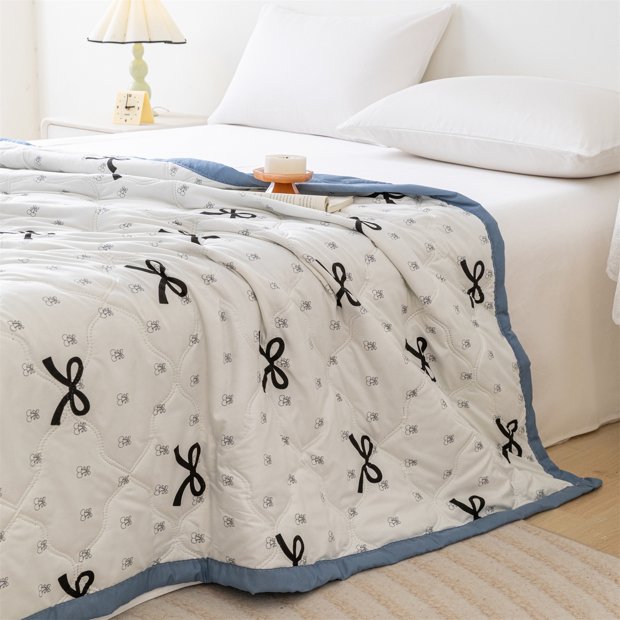 91家纺网 家纺一手货源 找家纺 伊凡 2025新款亲肤磨毛印花夏凉被空调被子薄盖毯被 简约蝴蝶