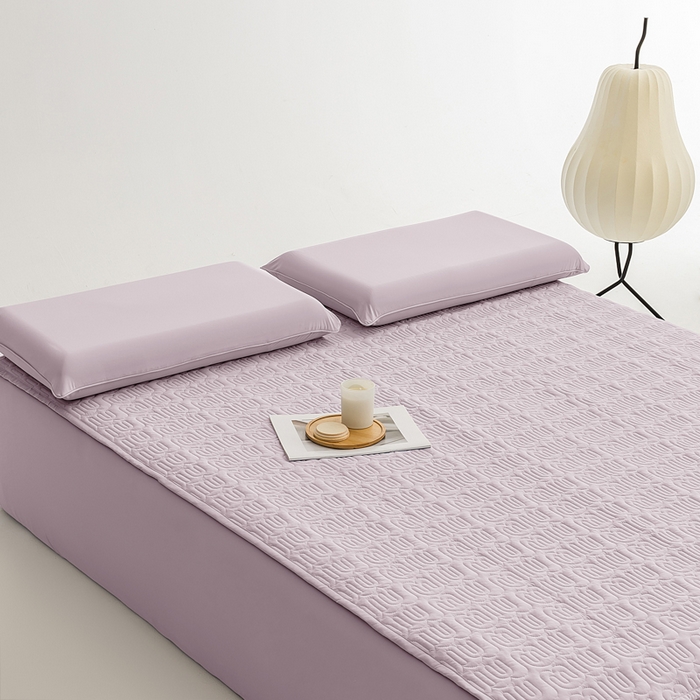 91家纺网 家纺一手货源 找家纺 恩和家纺 2026新款锦氨凉感丝夹棉床护垫 冰美式凉感垫 仙女紫