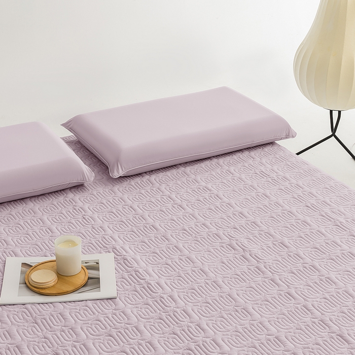 91家纺网 家纺一手货源 找家纺 恩和家纺 2026新款锦氨凉感丝夹棉床护垫 冰美式凉感垫 仙女紫