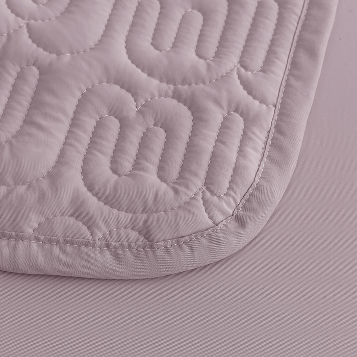 91家纺网 家纺一手货源 找家纺 恩和家纺 2026新款锦氨凉感丝夹棉床护垫 冰美式凉感垫 仙女紫