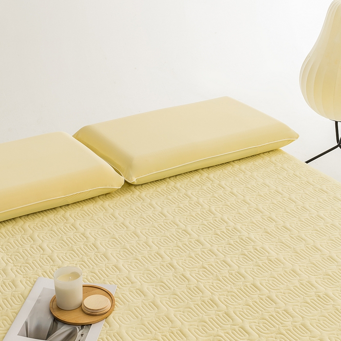 91家纺网 家纺一手货源 找家纺 恩和家纺 2026新款锦氨凉感丝夹棉床护垫 冰美式凉感垫 小鸡黄