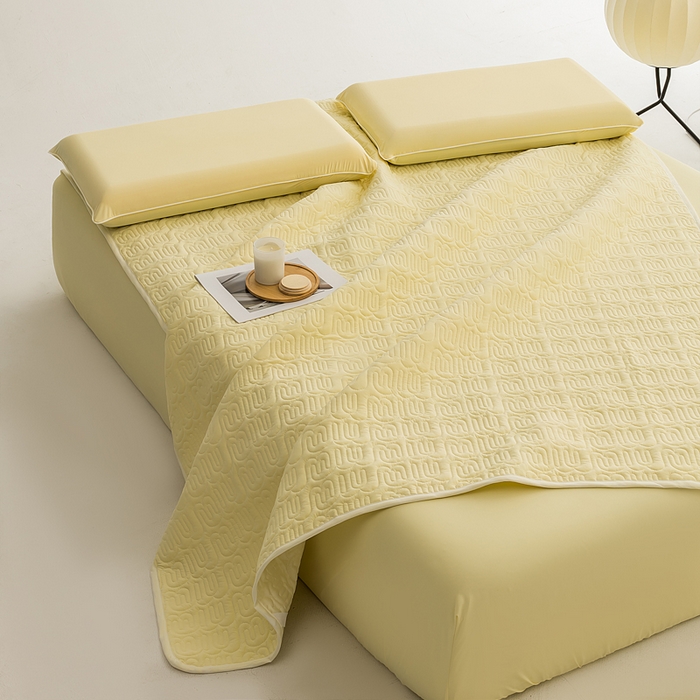 91家纺网 家纺一手货源 找家纺 恩和家纺 2026新款锦氨凉感丝夹棉床护垫 冰美式凉感垫 小鸡黄