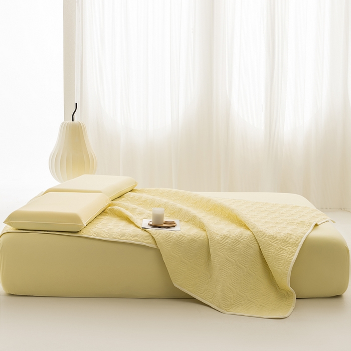 91家纺网 家纺一手货源 找家纺 恩和家纺 2026新款锦氨凉感丝夹棉床护垫 冰美式凉感垫 小鸡黄