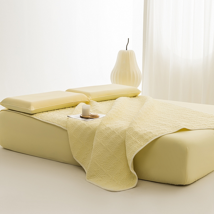 91家纺网 家纺一手货源 找家纺 恩和家纺 2026新款锦氨凉感丝夹棉床护垫 冰美式凉感垫 小鸡黄