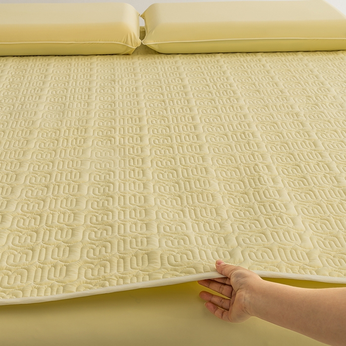 91家纺网 家纺一手货源 找家纺 恩和家纺 2026新款锦氨凉感丝夹棉床护垫 冰美式凉感垫 小鸡黄