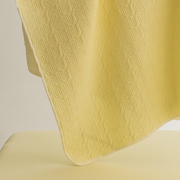 91家纺网 家纺一手货源 找家纺 恩和家纺 2026新款锦氨凉感丝夹棉床护垫 冰美式凉感垫 小鸡黄