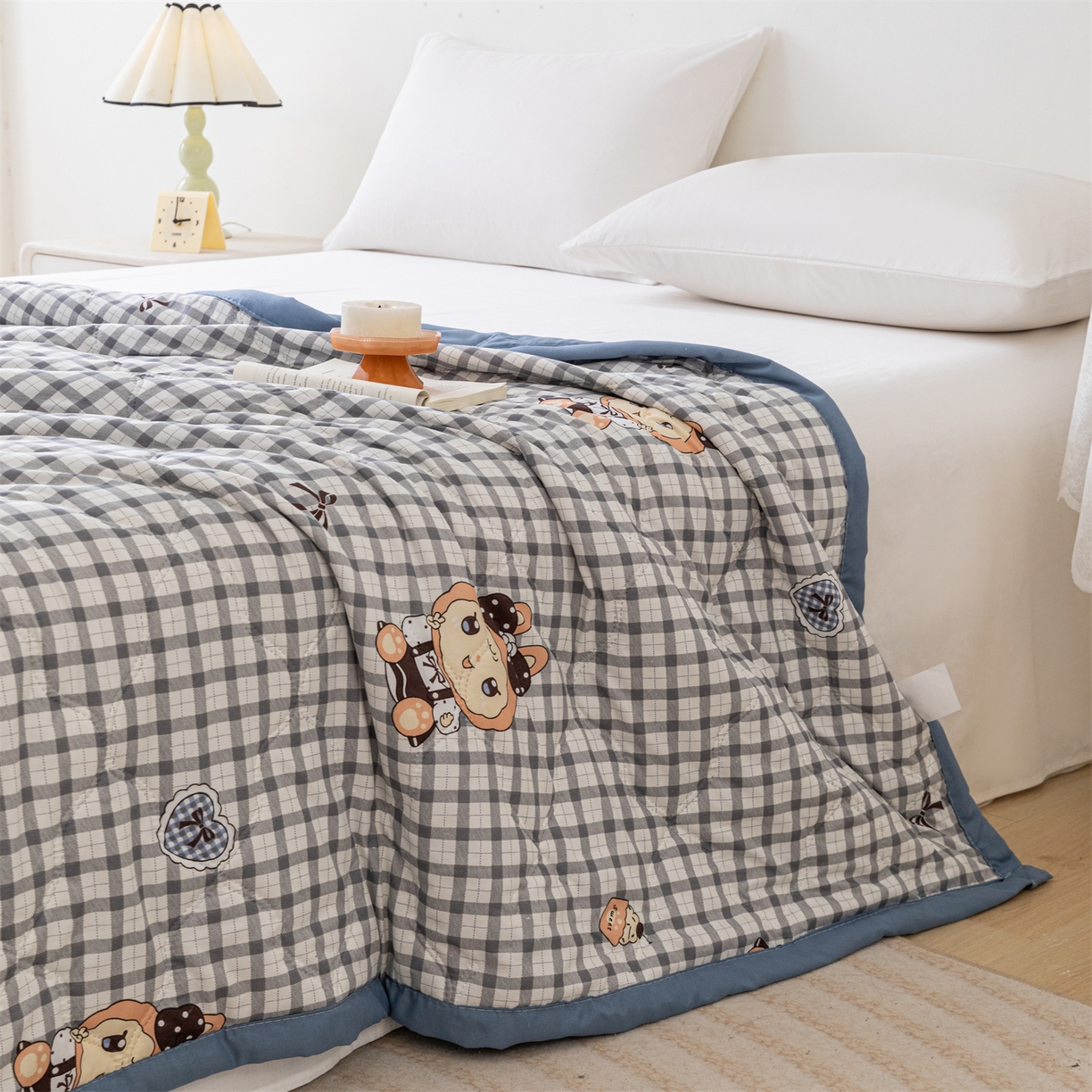 91家纺网 家纺一手货源 找家纺 伊凡 2025新款亲肤磨毛印花夏凉被空调被子薄盖毯被 卡通格