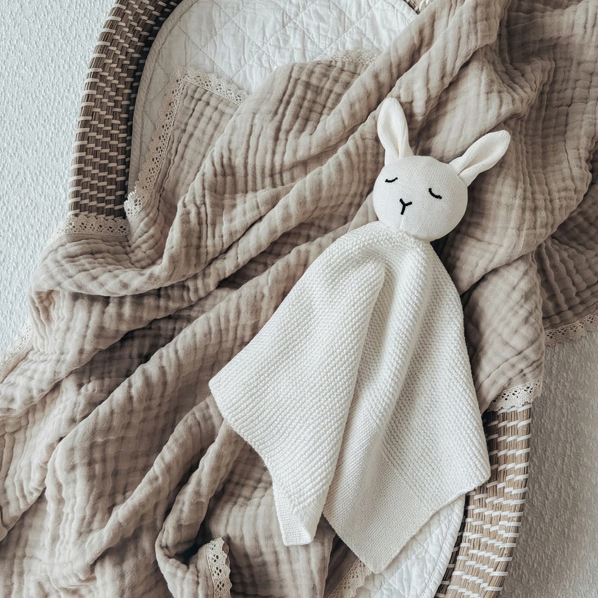 91家纺网 家纺一手货源 找家纺 （总）暖绵绵家纺 新款宝宝的好玩伴萌兔安抚巾新生儿陪睡软玩偶-甜梦兔