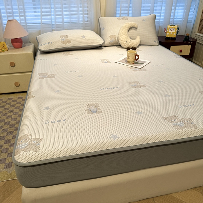 91家纺网 家纺一手货源 找家纺 凯罗 2026新款卡通实拍小红书爆款凉豆豆绣花凉席床笠可水洗床笠席子 布丁萌萌熊