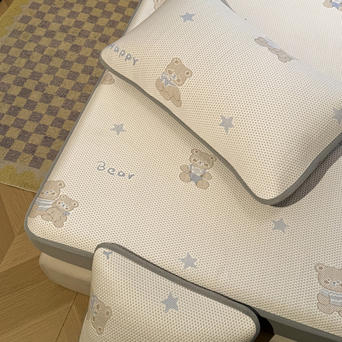 91家纺网 家纺一手货源 找家纺 凯罗 2026新款卡通实拍小红书爆款凉豆豆绣花凉席床笠可水洗床笠席子 布丁萌萌熊