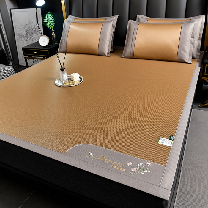 91家纺网 家纺一手货源 找家纺 小牛席业 2026新款艾草清香冰丝席系列凉席藤席冰藤席冰丝席竹席草席空调席乳胶席豆豆席 艾草清香冰丝席-咖色