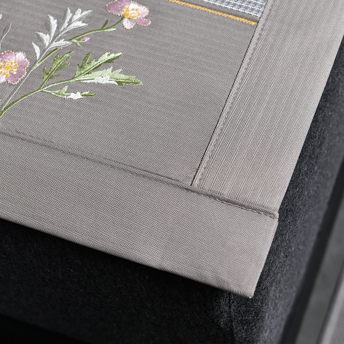 91家纺网 家纺一手货源 找家纺 小牛席业 2026新款艾草清香冰丝席系列凉席藤席冰藤席冰丝席竹席草席空调席乳胶席豆豆席 艾草清香冰丝席-灰色