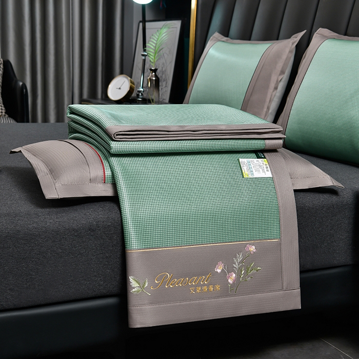 91家纺网 家纺一手货源 找家纺 小牛席业 2026新款艾草清香冰丝席系列凉席藤席冰藤席冰丝席竹席草席空调席乳胶席豆豆席 艾草清香冰丝席-绿色