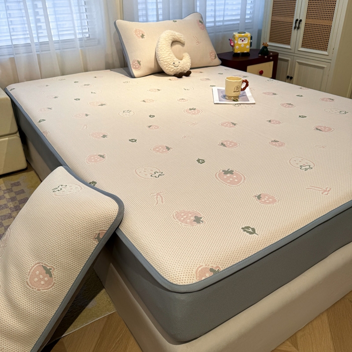 91家纺网 家纺一手货源 找家纺 凯罗 2026新款卡通实拍小红书爆款凉豆豆绣花凉席床笠可水洗床笠席子 波点草莓-粉