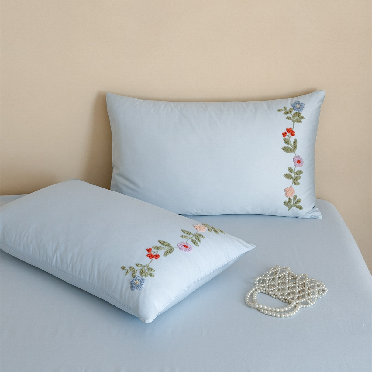 91家纺网 家纺一手货源 找家纺 优彩 2026春夏新款A类100支长绒棉毛巾绣四件套系列 醉花阴-蓝